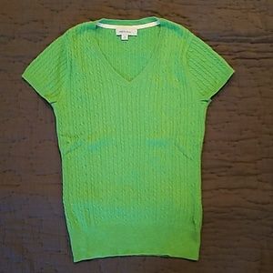 Green short-sleeved, cable knit cotton sweater